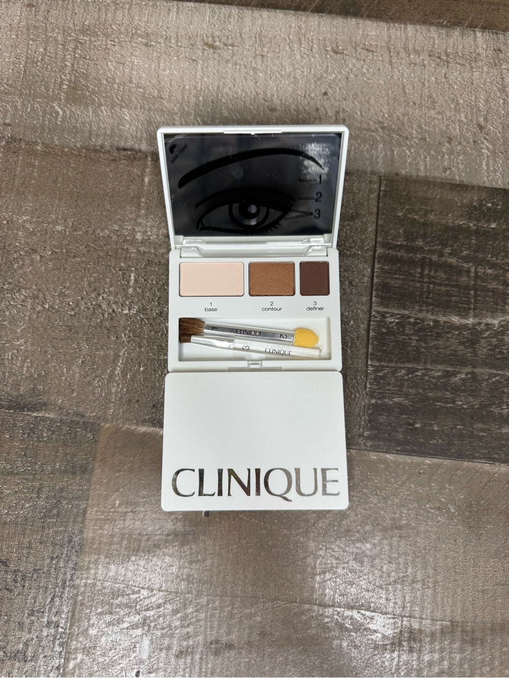 Clinique Trio Eyeshadow Palette - Chocolate Chip, Teddy Bear and Buttered Bronze